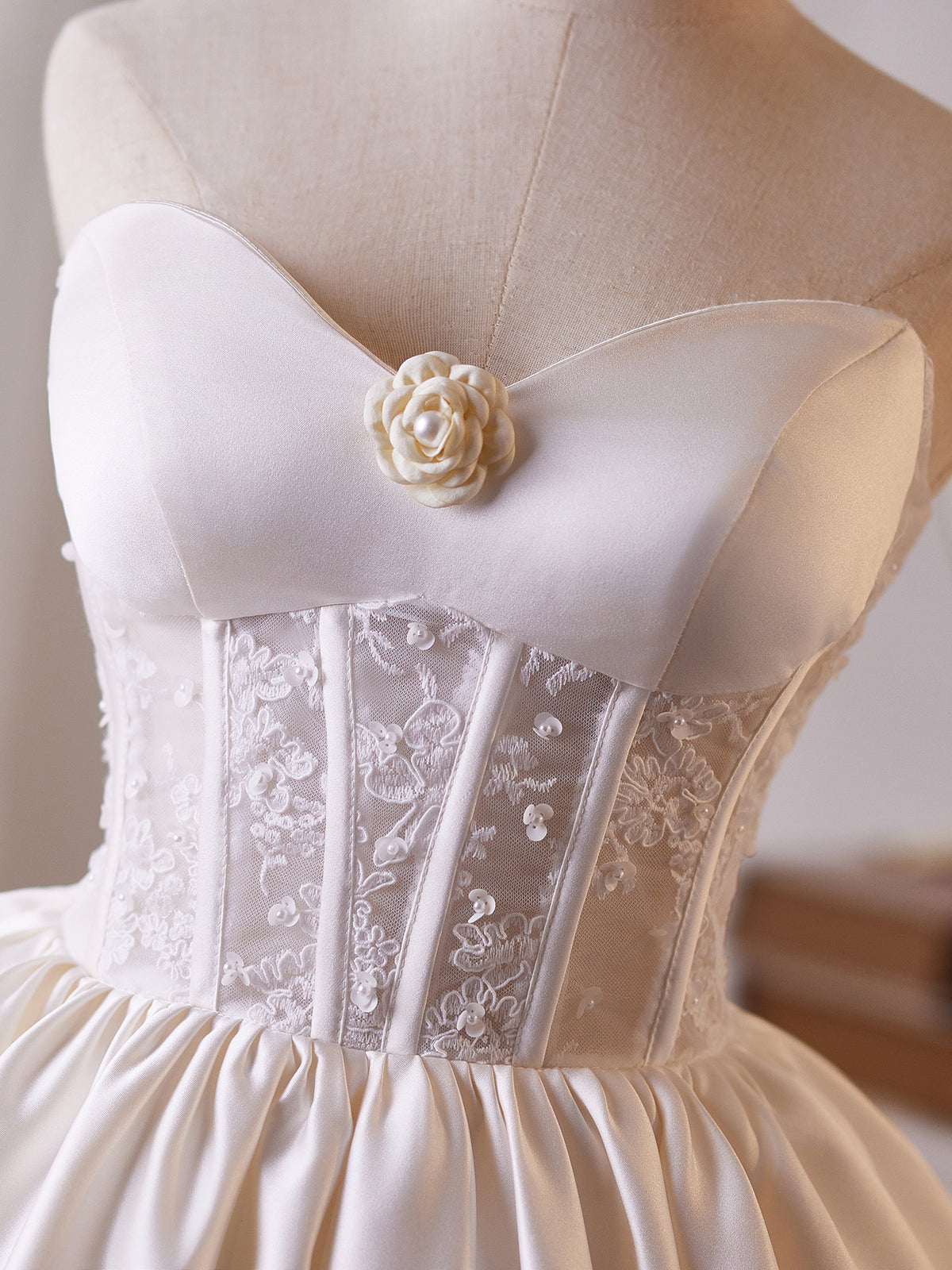 Cicinia Lace Ivory Wedding Dresses Short A-line Strapless Layered Mini Length Bridal Dress