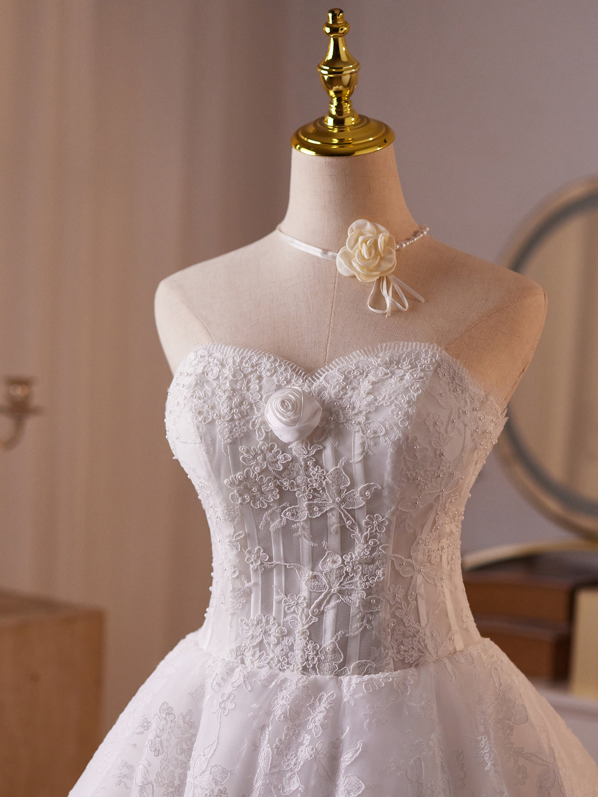 Cicinia Elegant Lace Tulle A-line White Wedding Dresses Short Strapless Lace Up Back Mini Length Dress