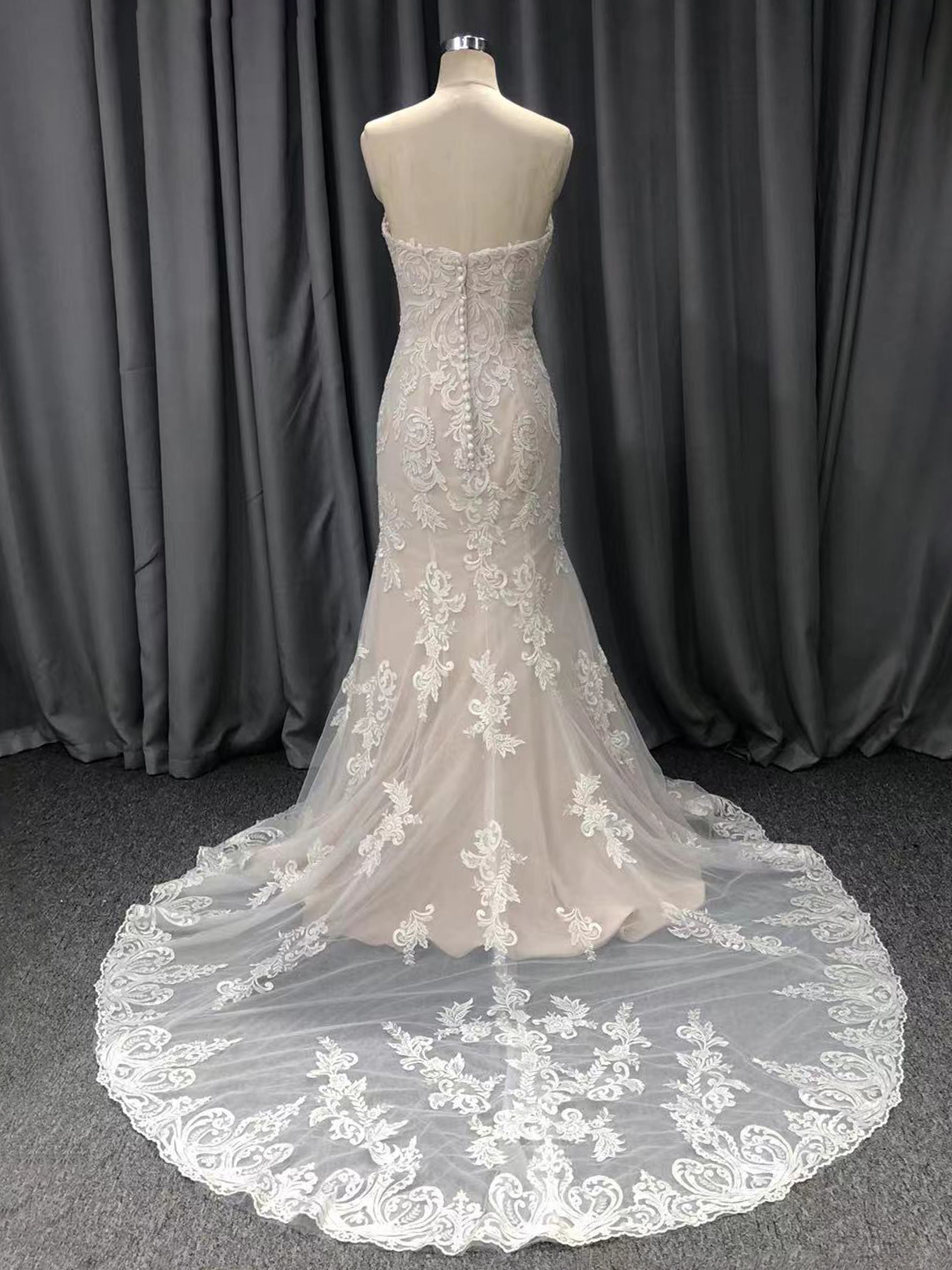 Lace Sweetheart Neck Strapless Mermaid Wedding Dress With Train C0004