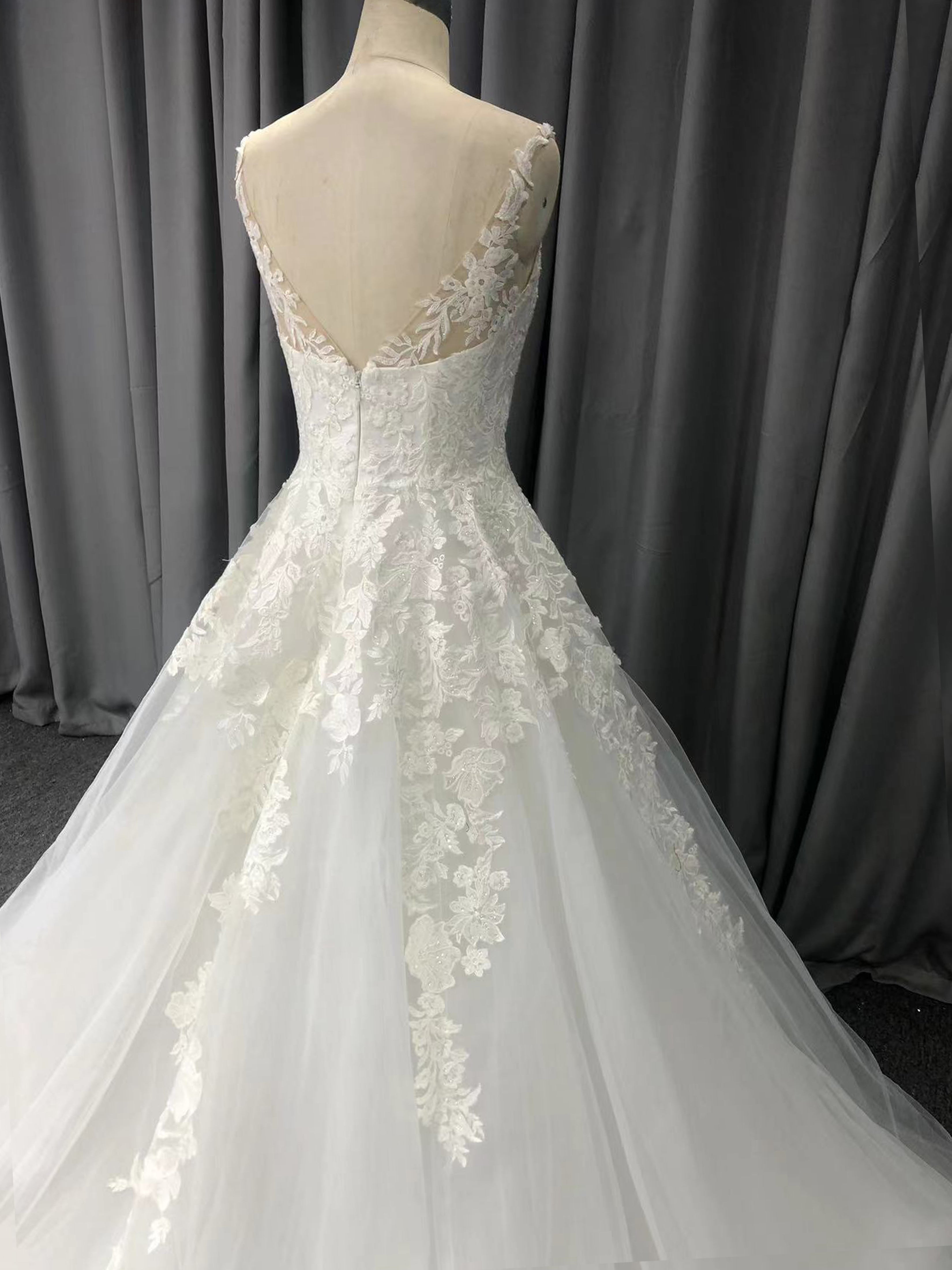 A-line Lace Appliques Straps Wedding Dress With Train C0007
