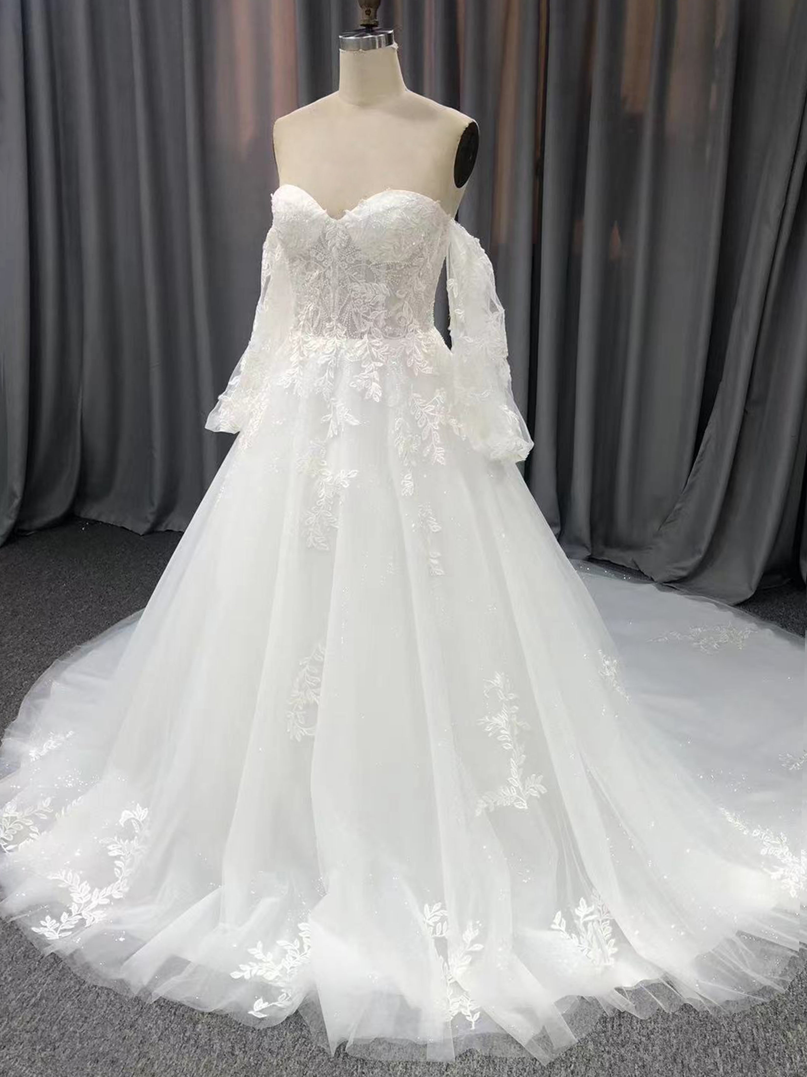 Sweetheart Neck Off The Should Lace Appliques A-line Wedding Dress With Train C0008