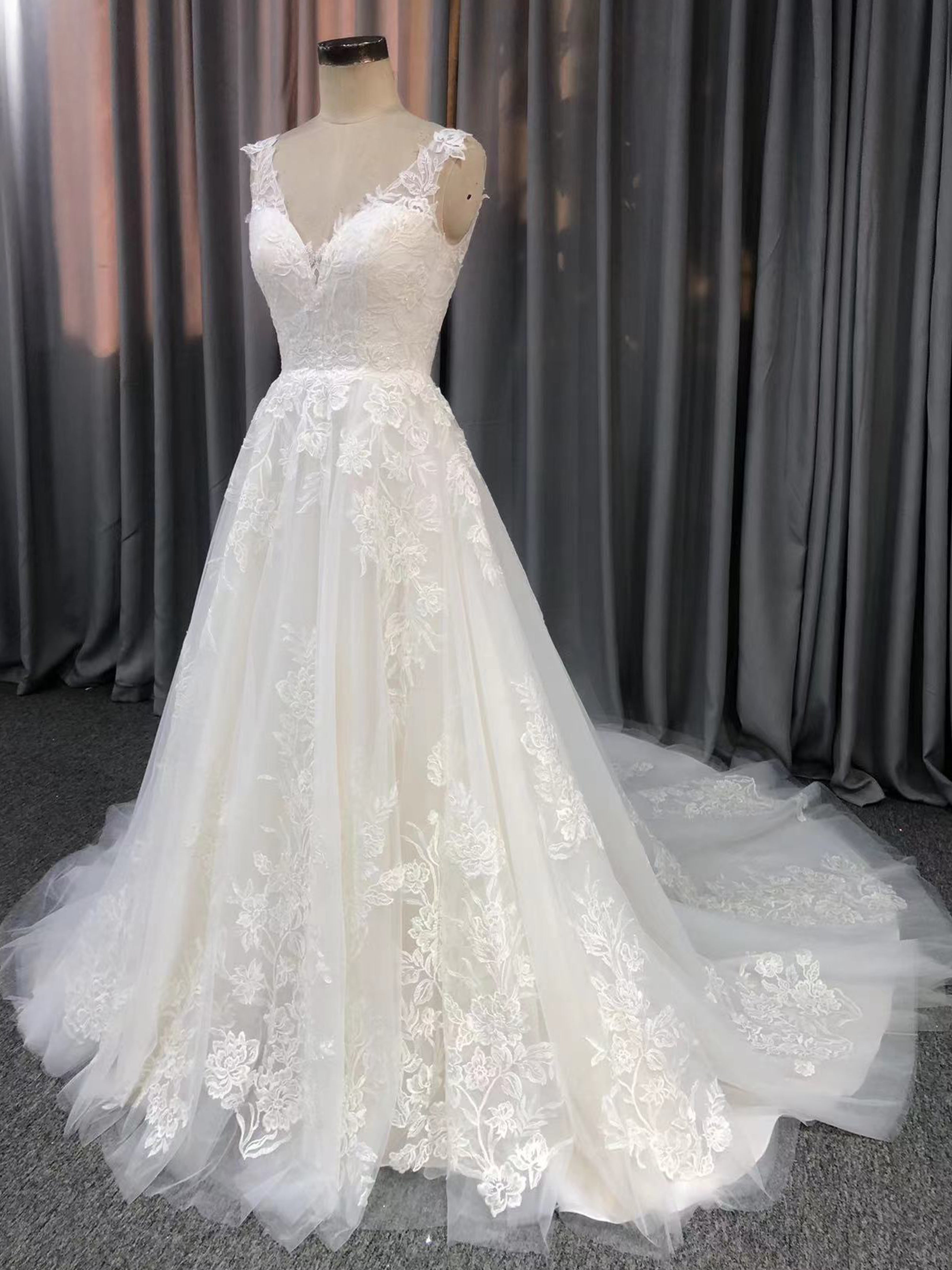 Straps V Neck Lace Appliques A-line Wedding Dress With Train C0010
