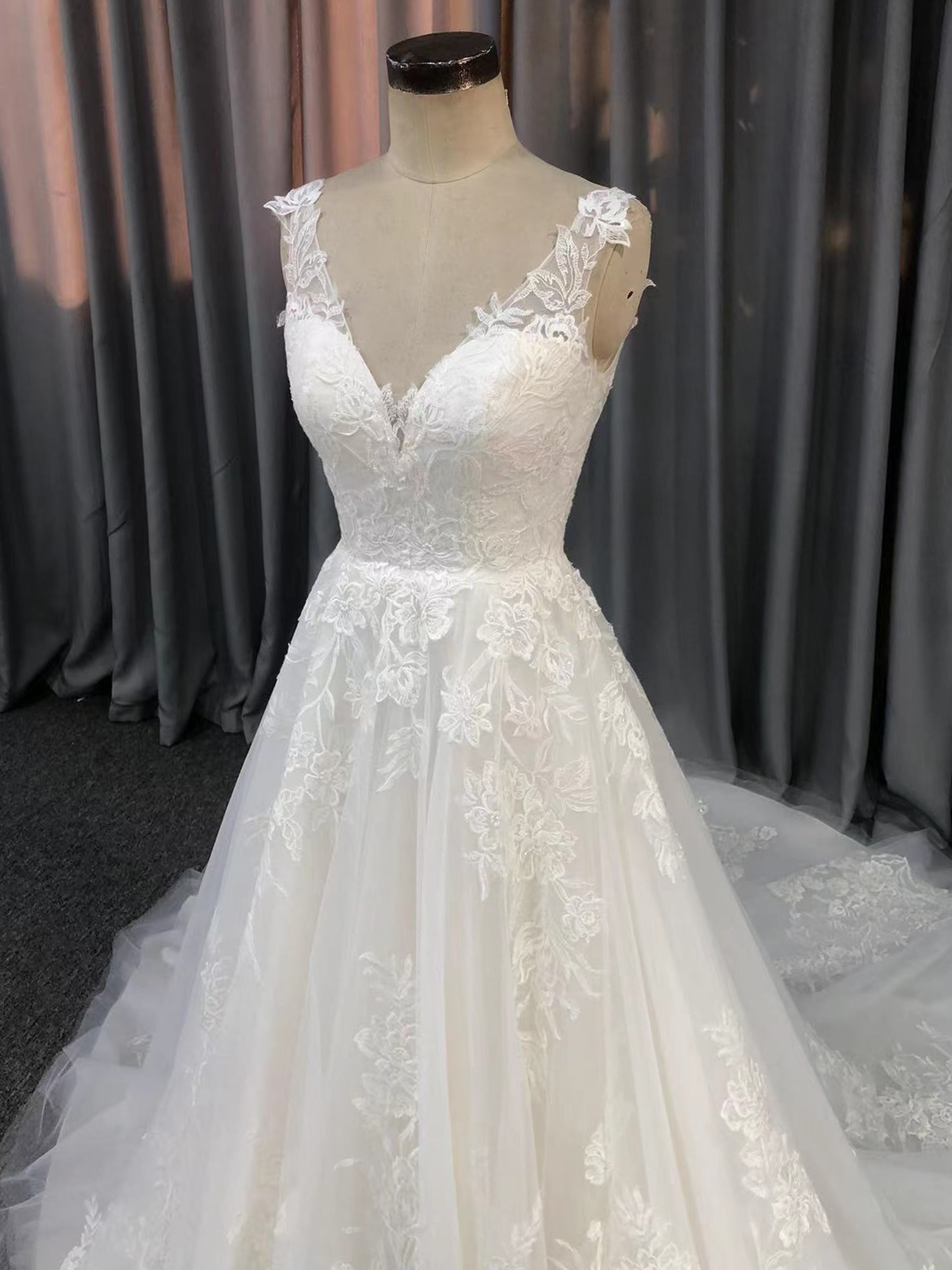 Straps V Neck Lace Appliques A-line Wedding Dress With Train C0010