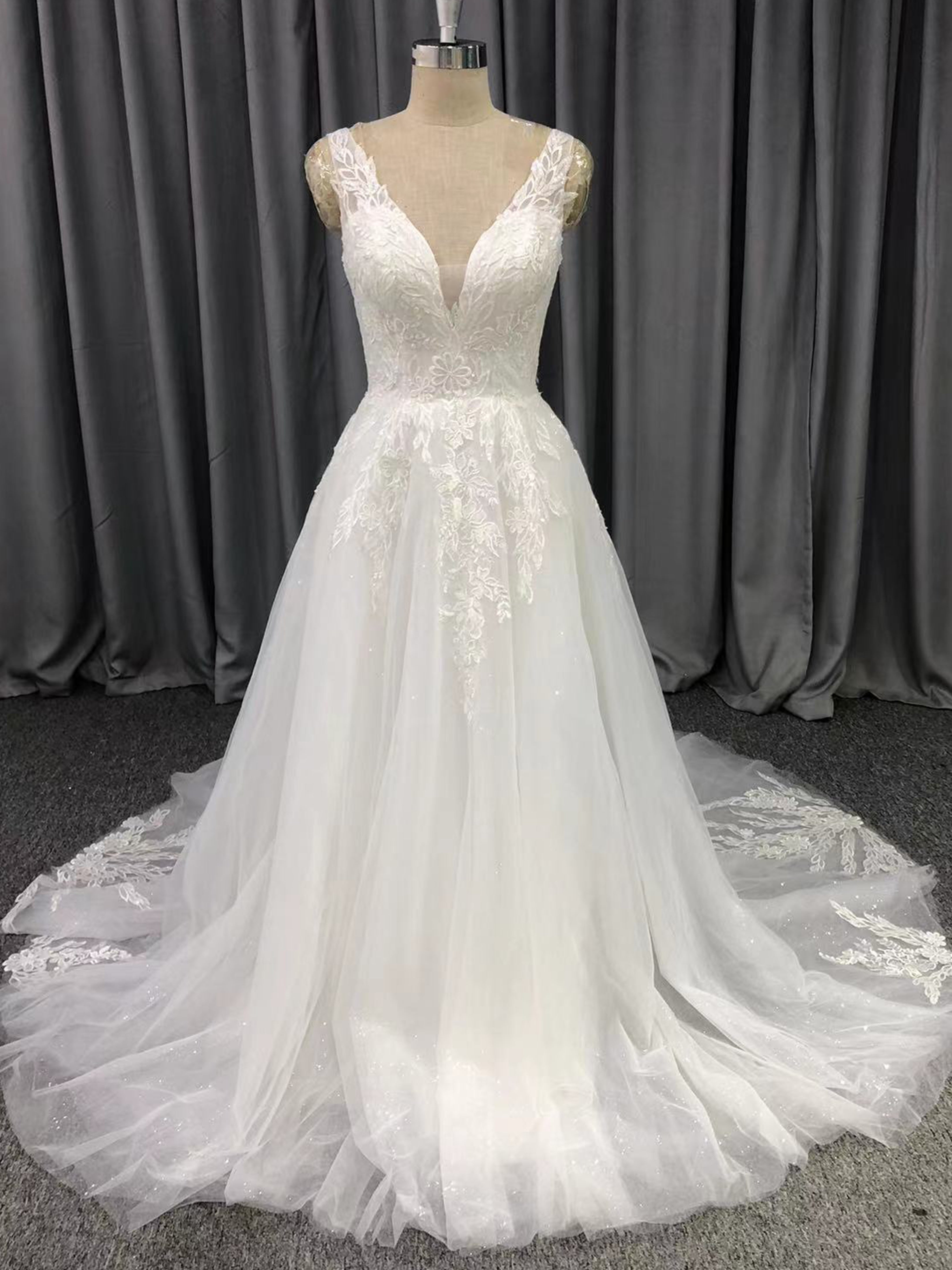 Straps Tulle With Lace Appliques A-line Wedding Dress With Train C0015 Straps Tulle With Lace Appliques A-line Wedding Dress With Train C0015