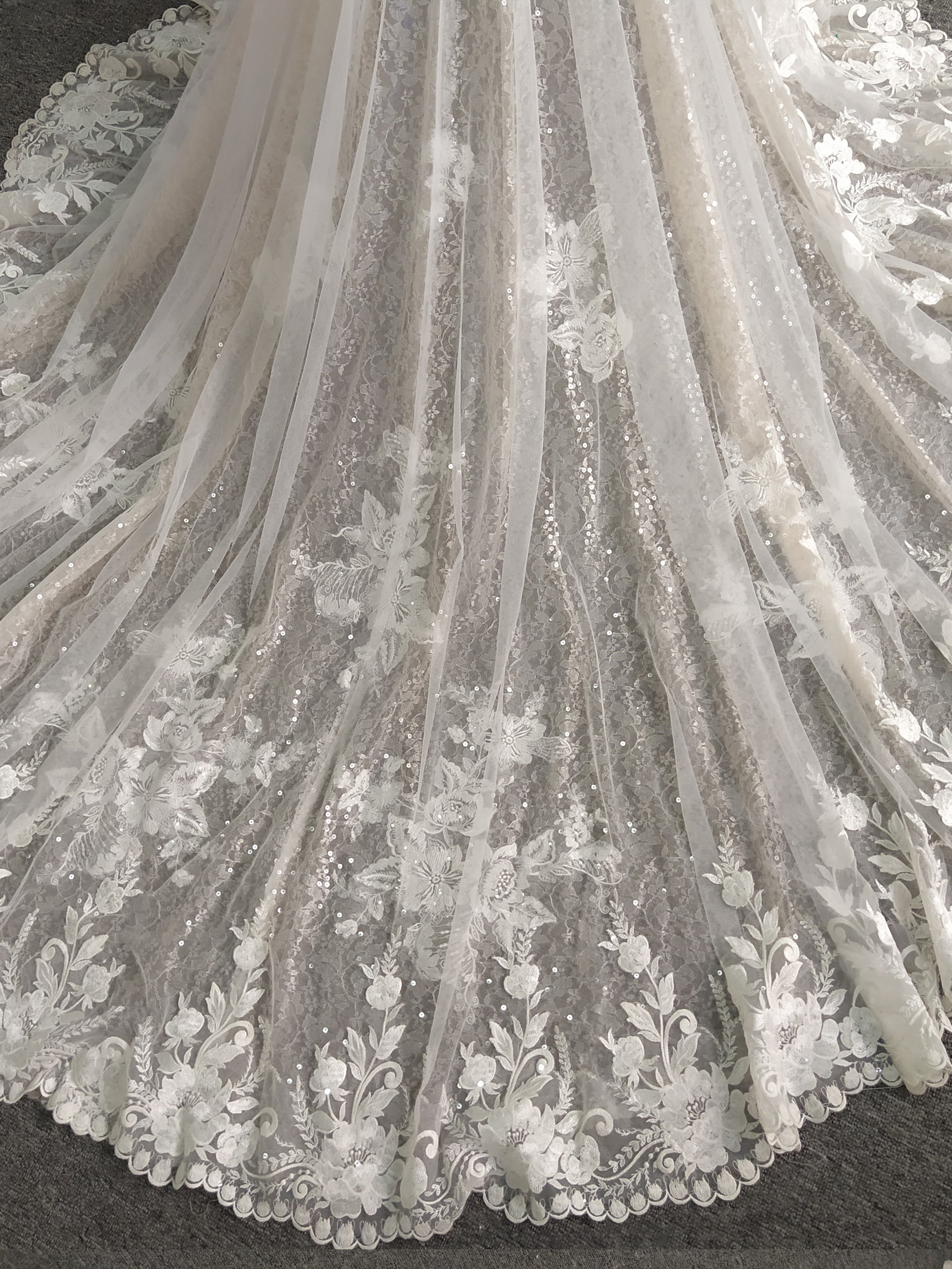 Lace Spaghetti Straps Mermaid Wedding Dress With Train C0020
