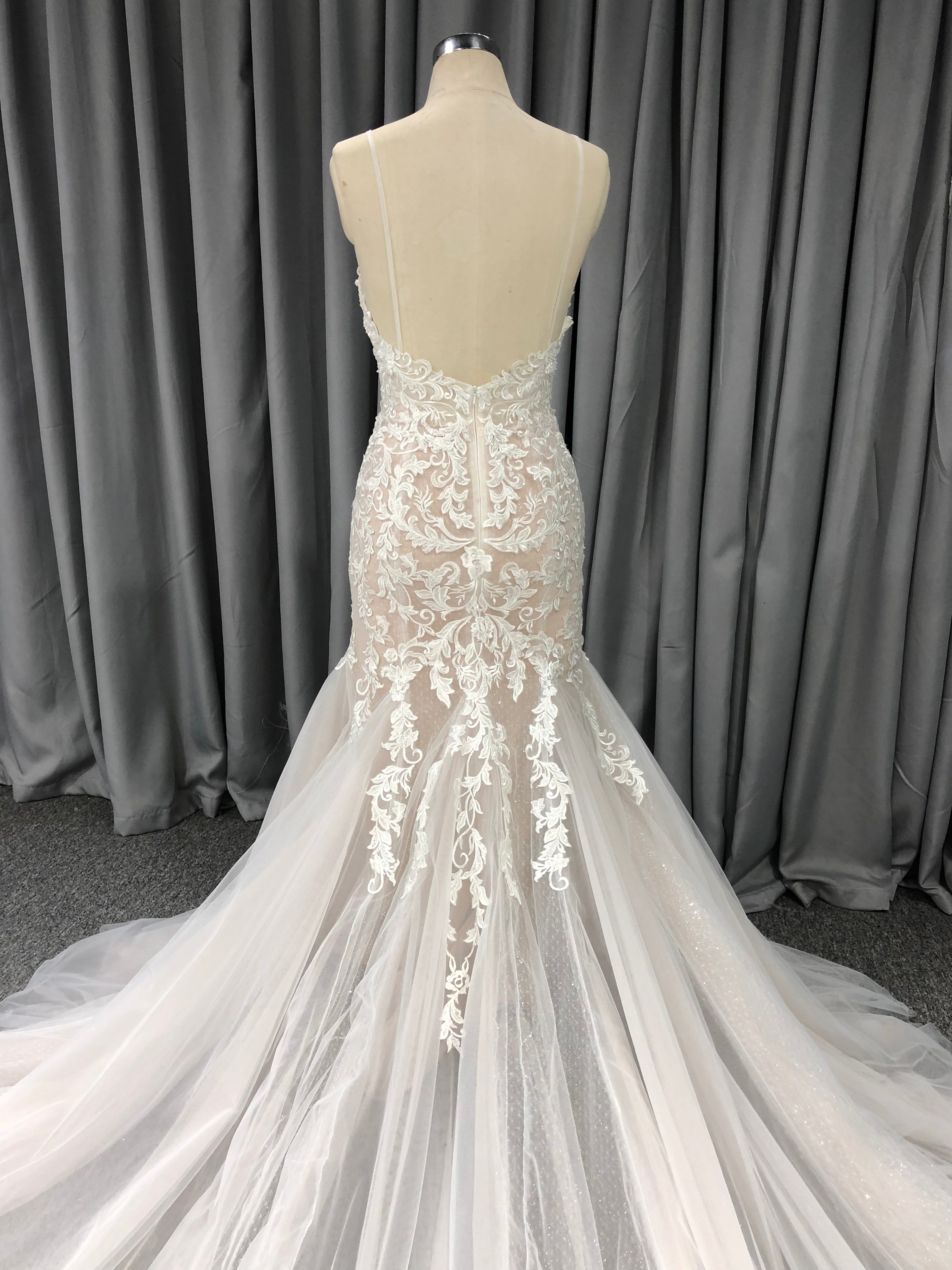 Spaghetti Straps Tulle With Lace Mermaid Wedding Dress With Train C0029