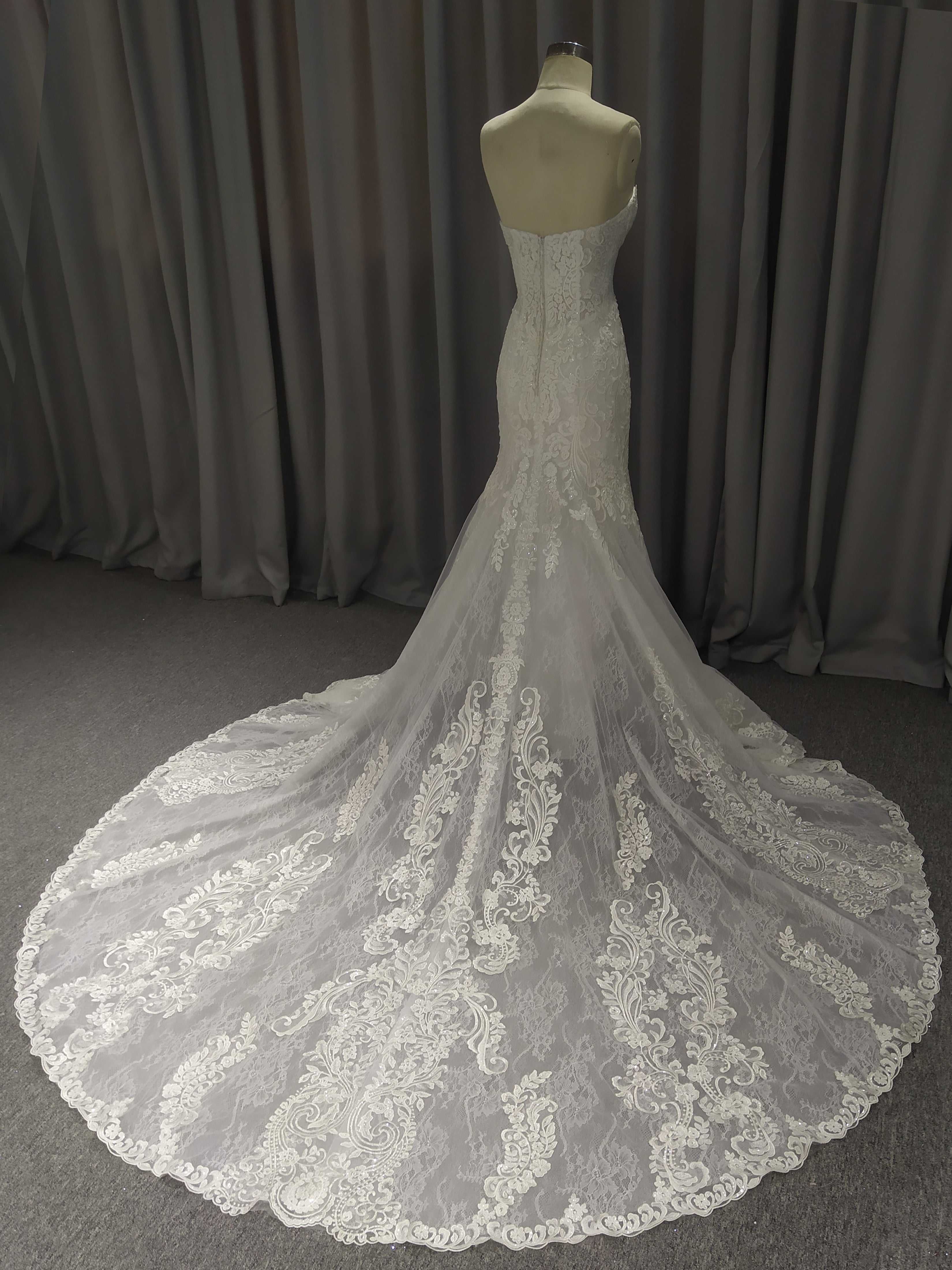 Sweetheart Neck Lace Mermaid Wedding Dress With Train C0030