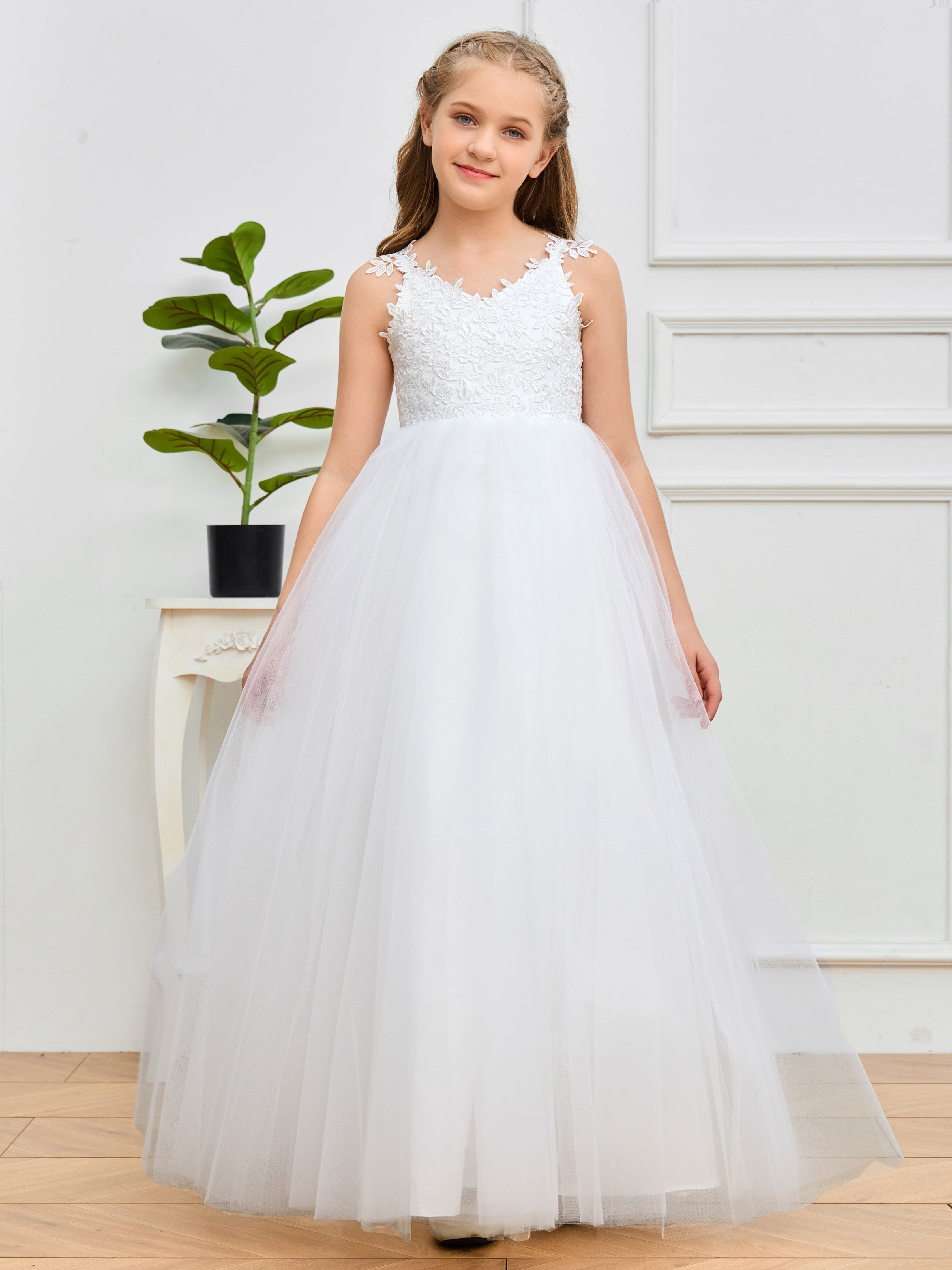 Chic Lace Appliques Sleeveless Tulle Flower Girl Dress with Bow-Knot Chic Lace Appliques Sleeveless Tulle Flower Girl Dress with Bow-Knot