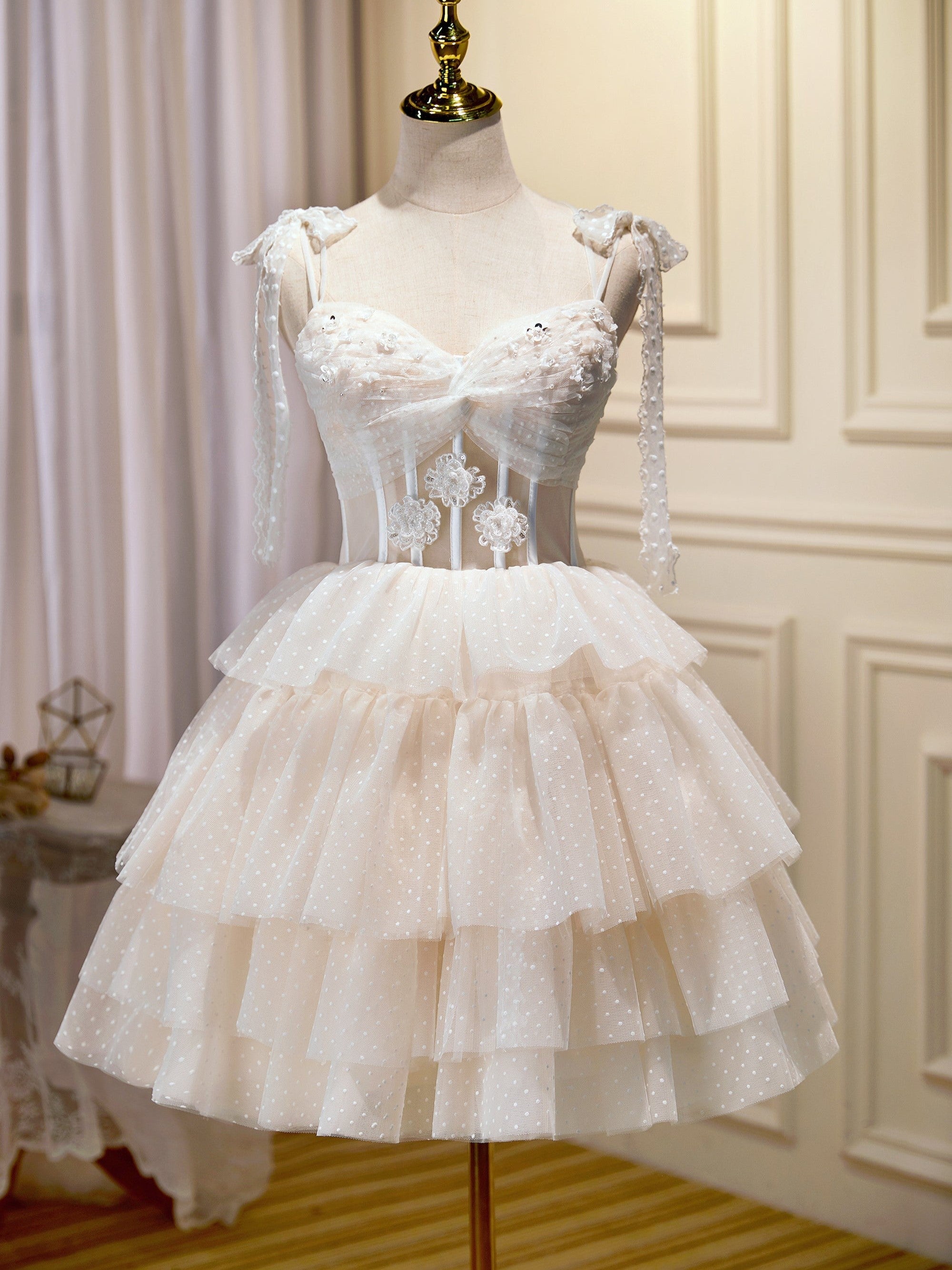 Pretty Ivory Spaghetti Straps Appliques Tulle Short Homecoming Dresses Pretty Ivory Spaghetti Straps Appliques Tulle Short Homecoming Dresses