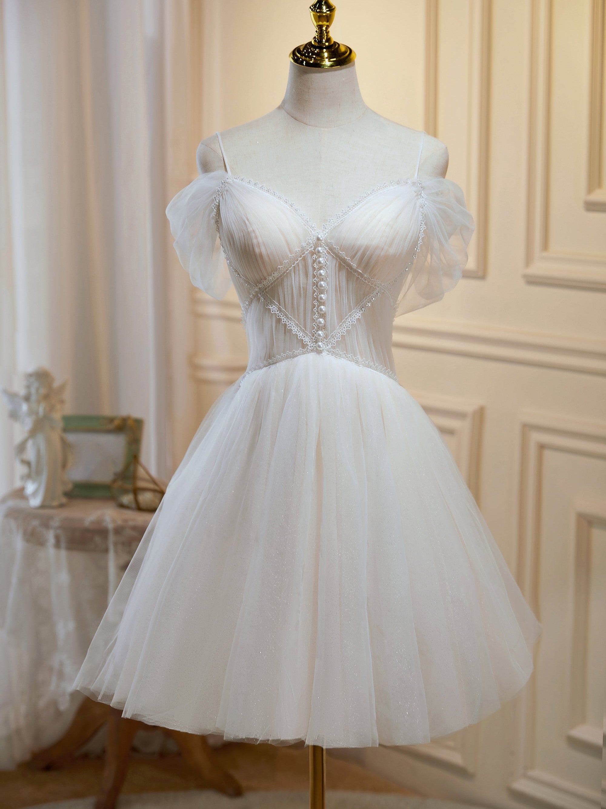 Cute Spaghetti Straps V Neck Tulle Short Homecoming Dresses Cute Spaghetti Straps V Neck Tulle Short Homecoming Dresses