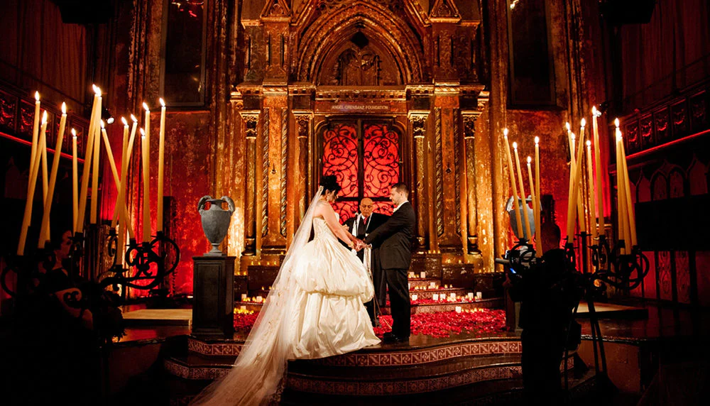Vampire-themed Wedding: 12 Brilliant Ideas for Your “'Til Death Do Us Part” Affair