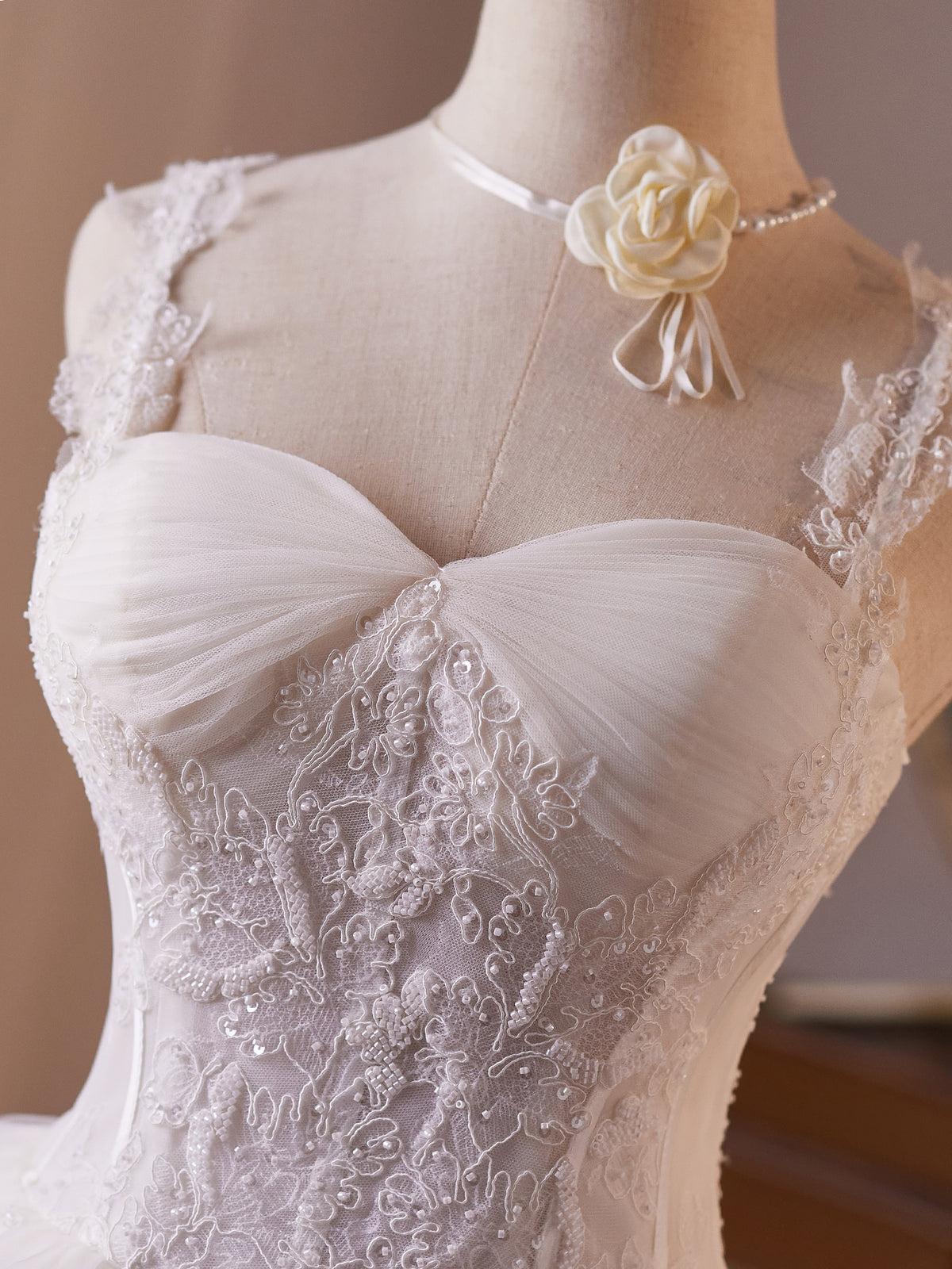 Cicinia Charming Lace Up Back Beaded Tulle A-line White Wedding Dresses Short Mini Length Dress