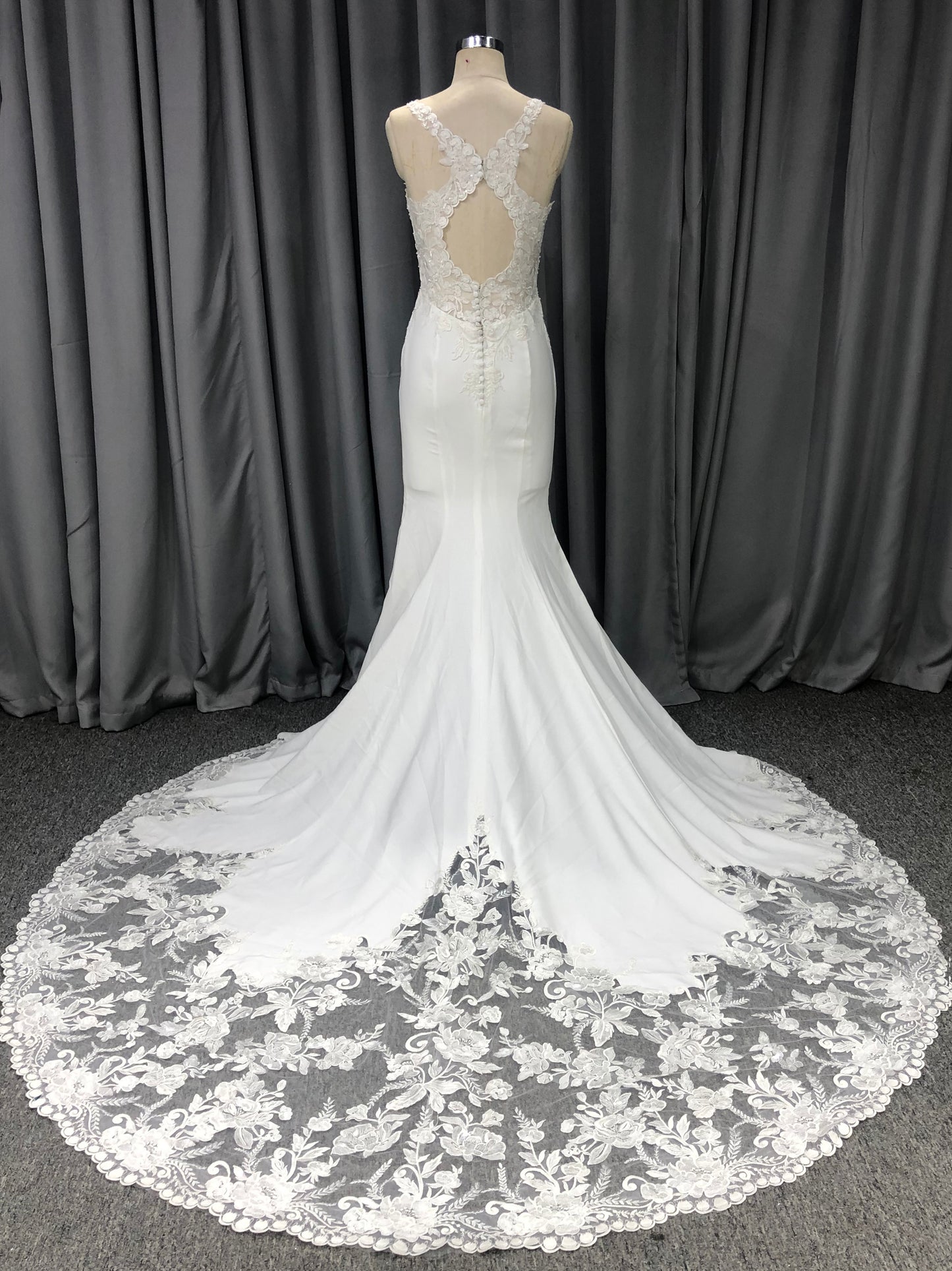 Lace Straps Mermaid V-neck  Wedding Dress With Train C0003