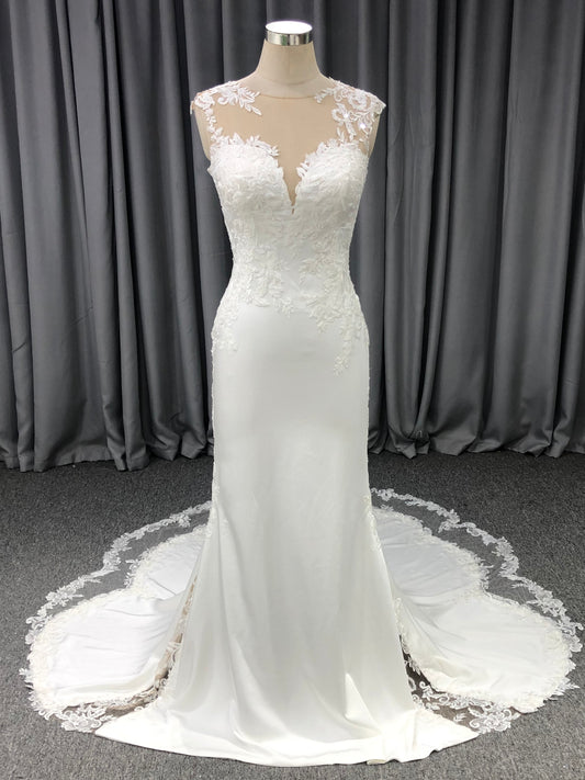 Round Neck Sleeveless Lace Appliques  Mermaid Wedding Dress With Train C0006