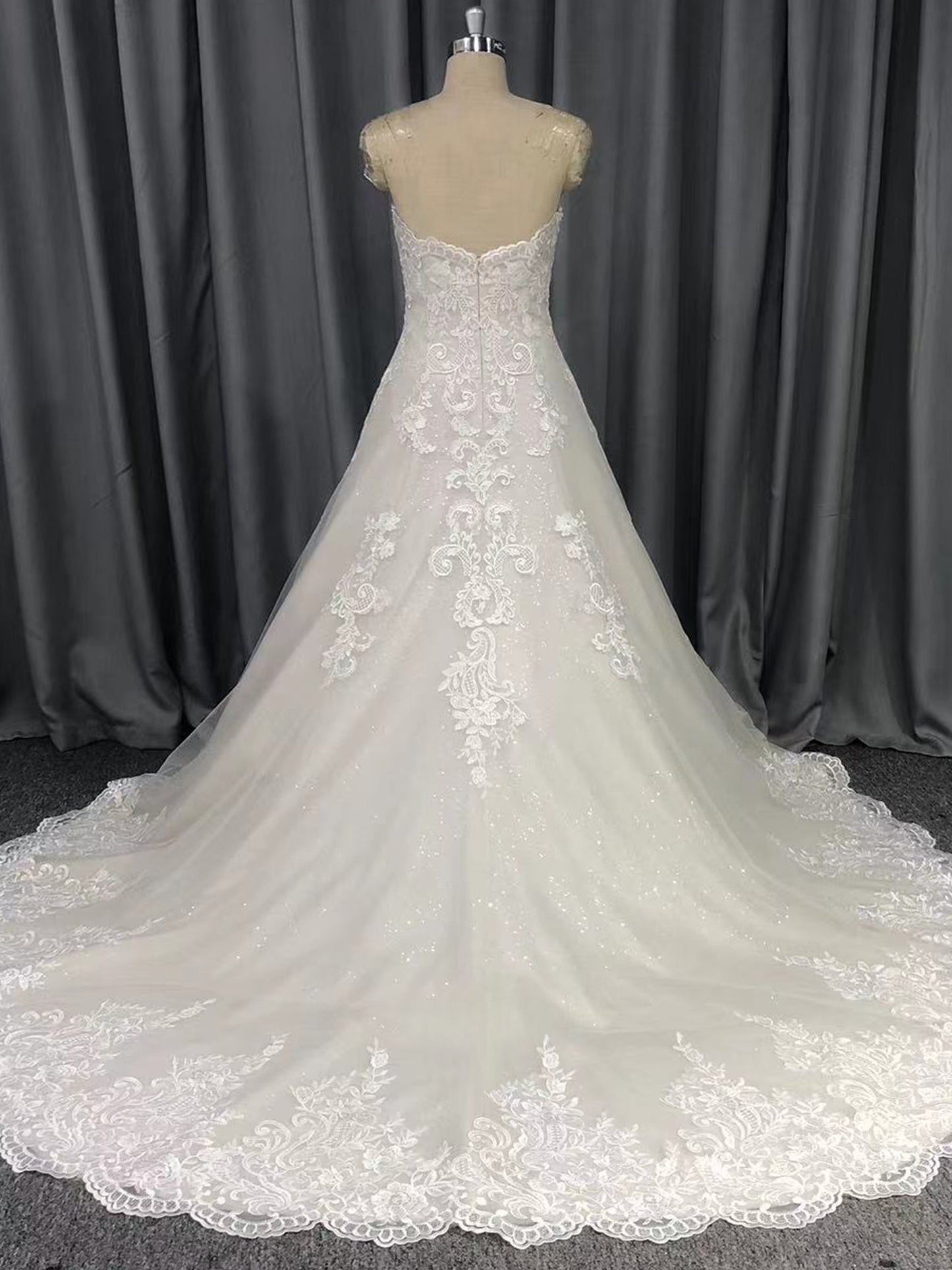 Sweetheart Neck  Strapless  Lace Appliques A-line  Wedding Dress With Train C0009