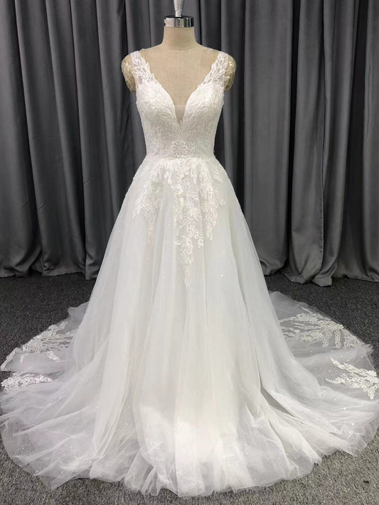 Straps Tulle With Lace Appliques A-line Wedding Dress With Train C0015