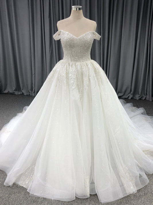 Sweetheart Neck Off The Should  Tulle With Lace Appliques A-line Wedding Dress With Train C0016