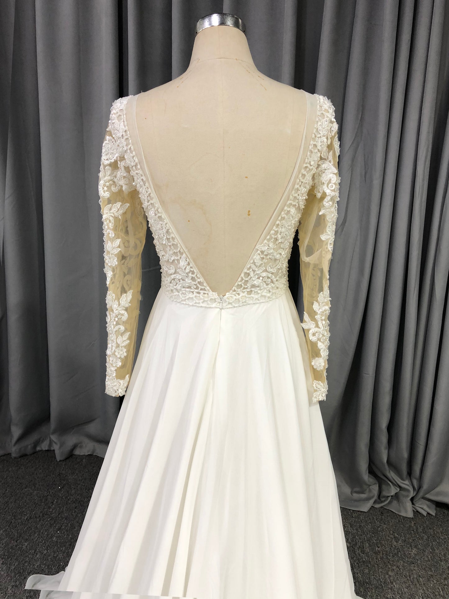 Long Sleeves  Chiffon With Lace  A-line Wedding Dress With Train C0017