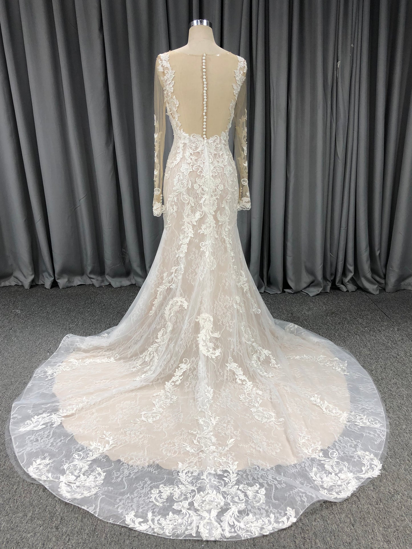 Long sleeves  Lace  Mermaid  Wedding Dress With Train C0019