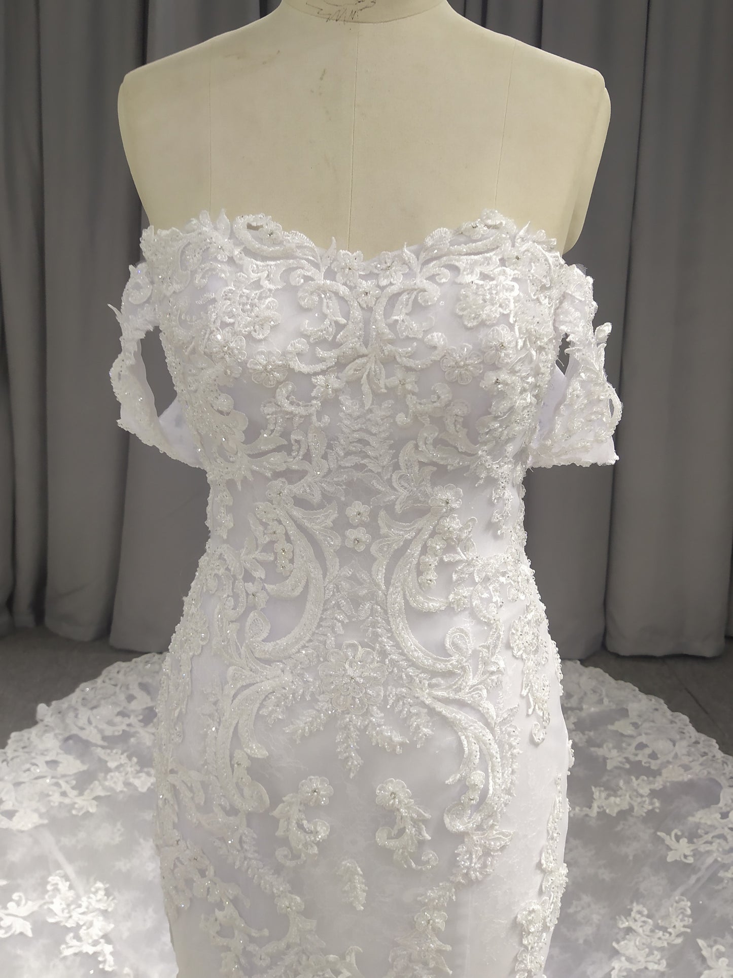 Sweetheart Neck Off The Should  Mermaid Wedding Dress With  Long Train C0024