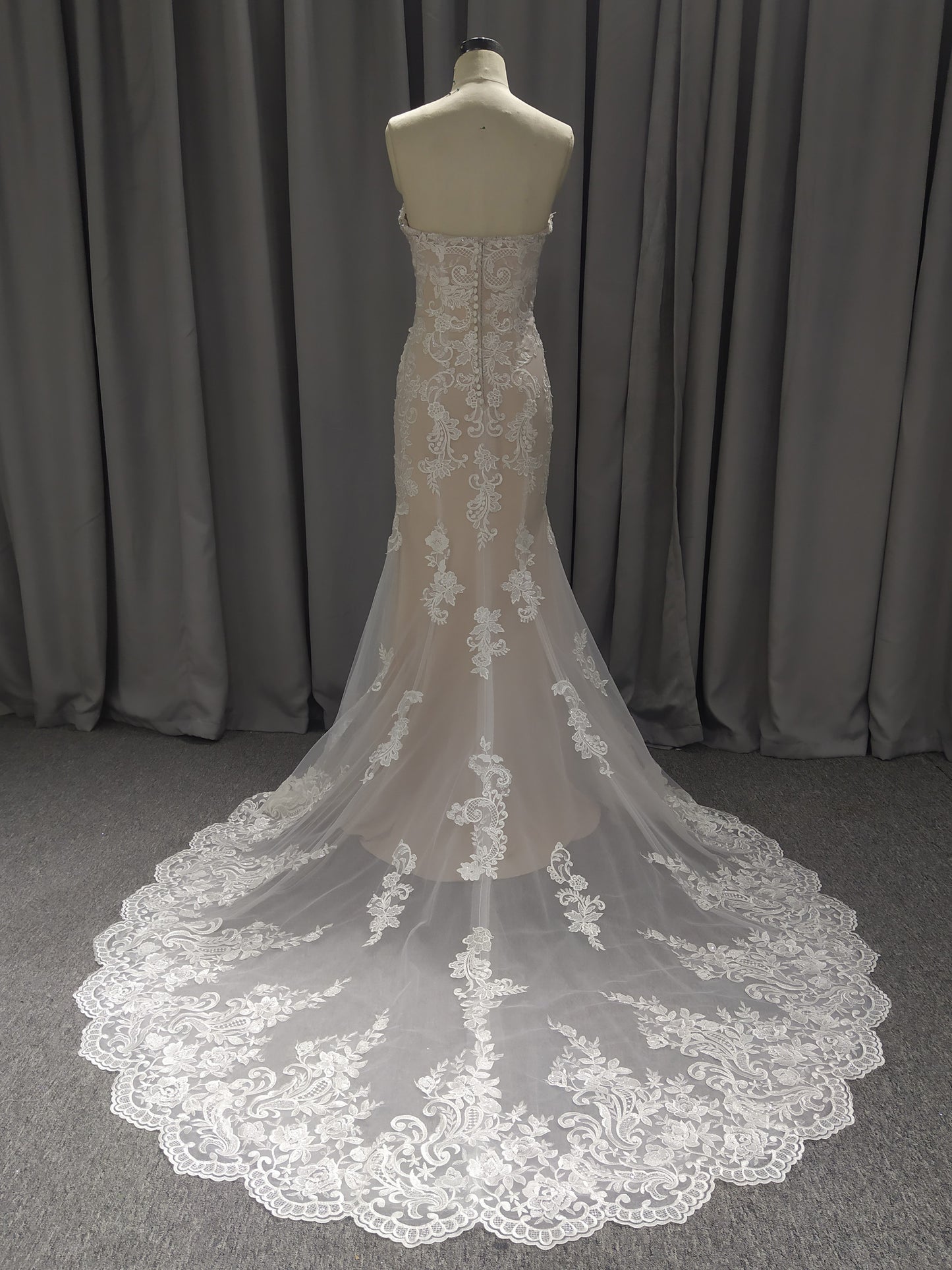 Sweetheart Neck Lace Mermaid Wedding Dress With  Train C0026
