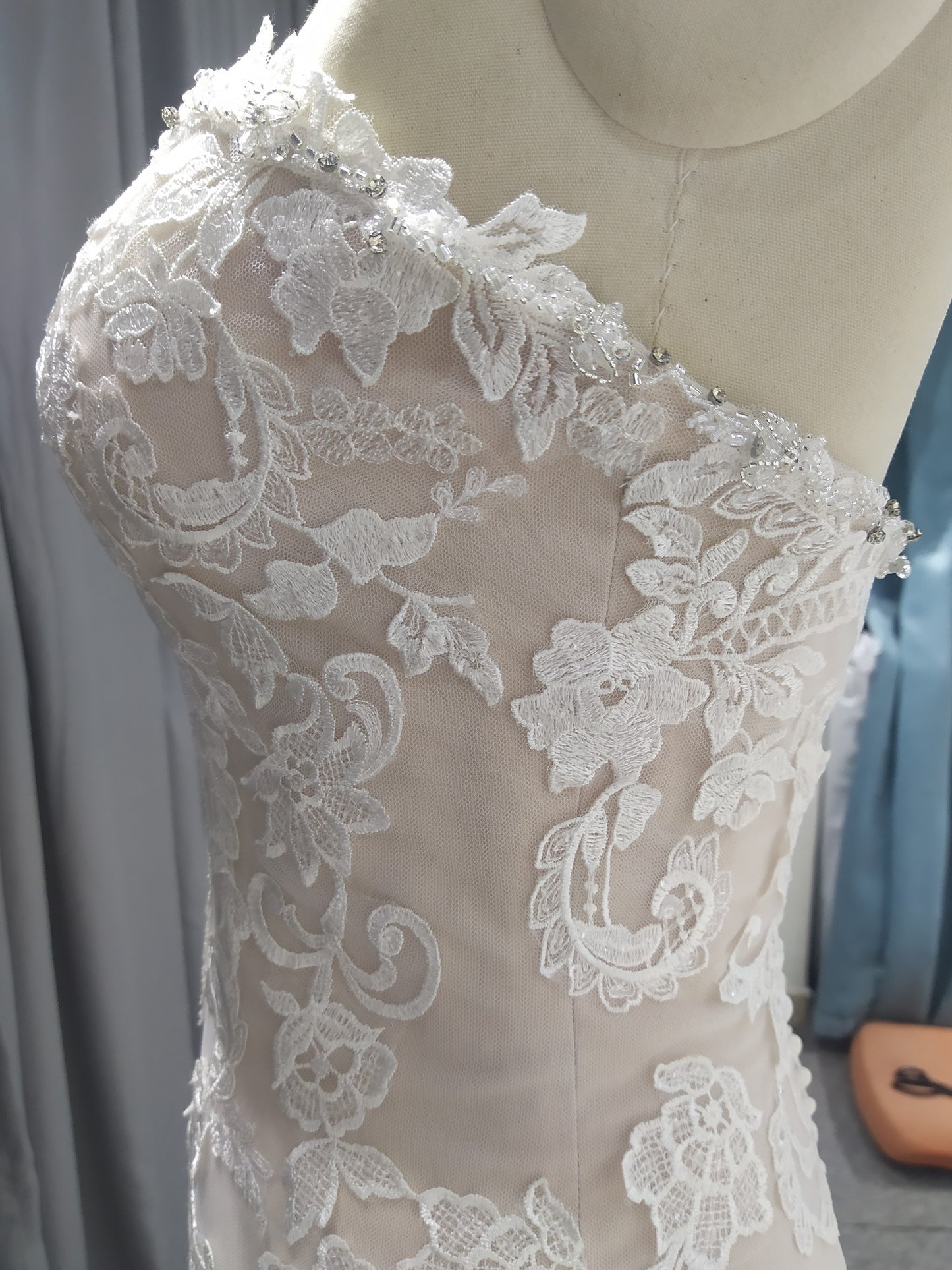 Sweetheart Neck Lace Mermaid Wedding Dress With  Train C0026