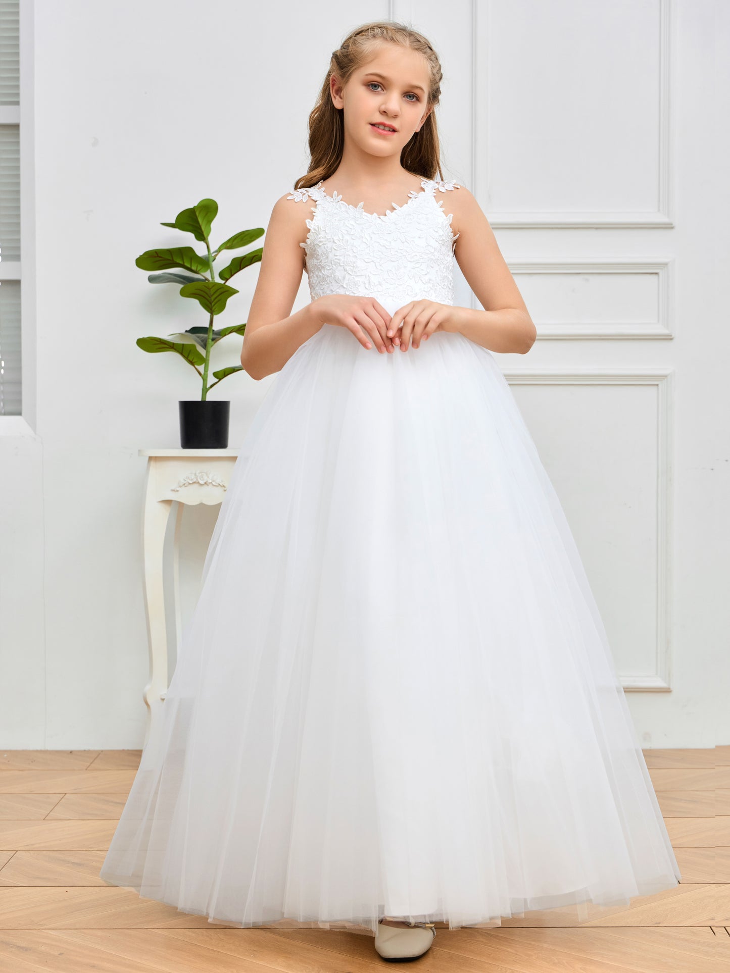 Chic Lace Appliques Sleeveless Tulle Flower Girl Dress with Bow-Knot