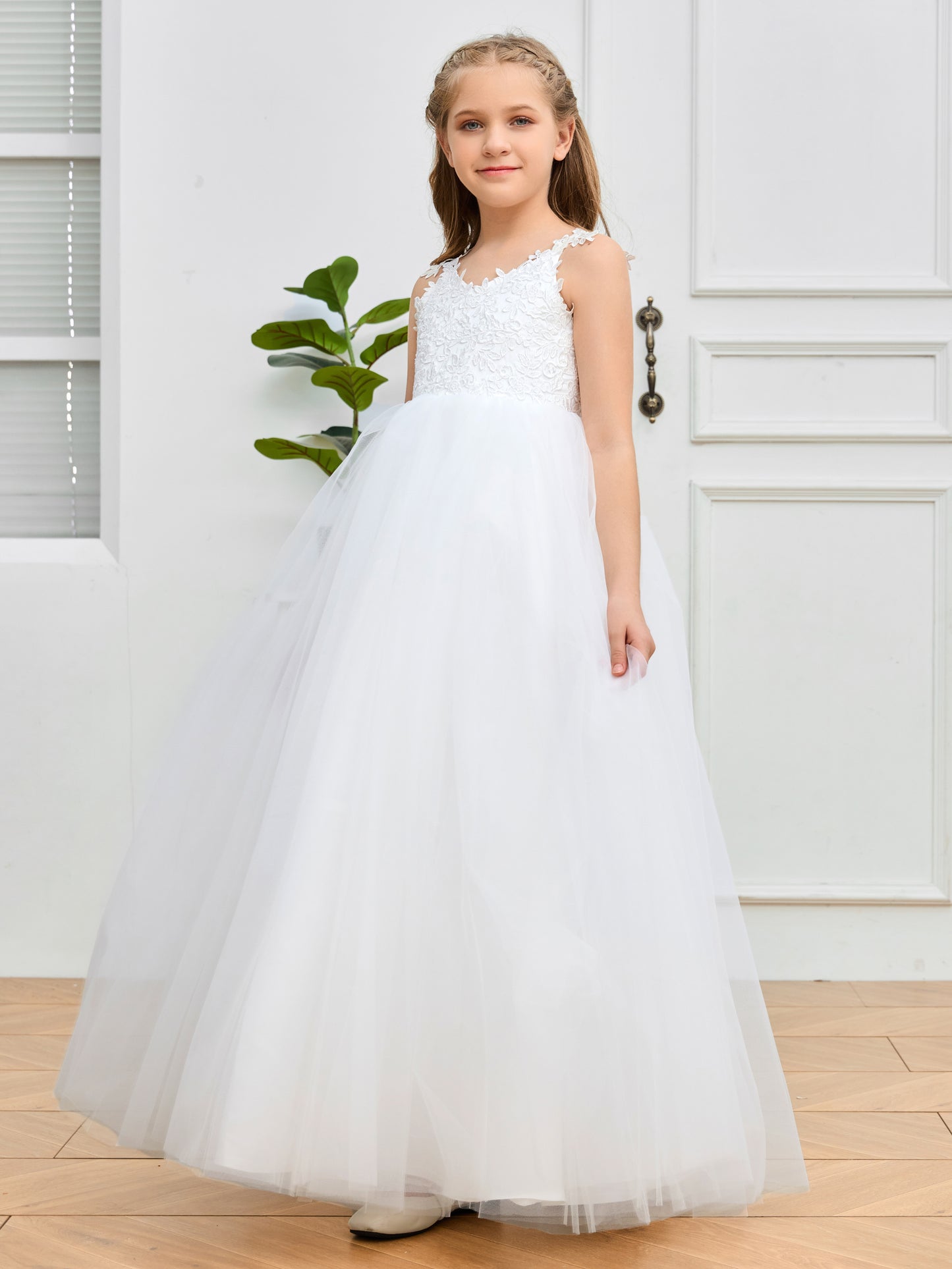 Chic Lace Appliques Sleeveless Tulle Flower Girl Dress with Bow-Knot