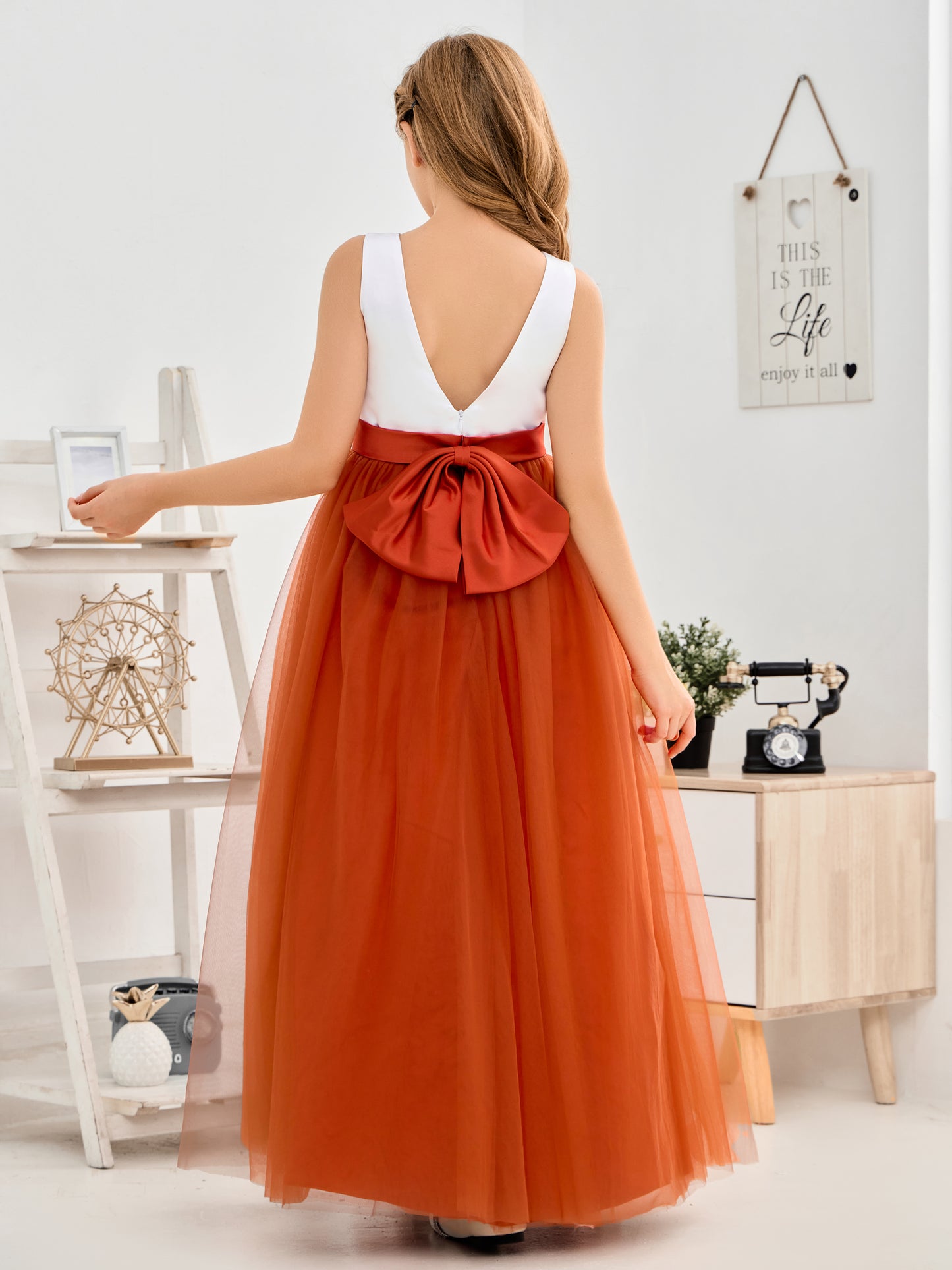 Sleeveless V Back Tulle Flower Girl Dress