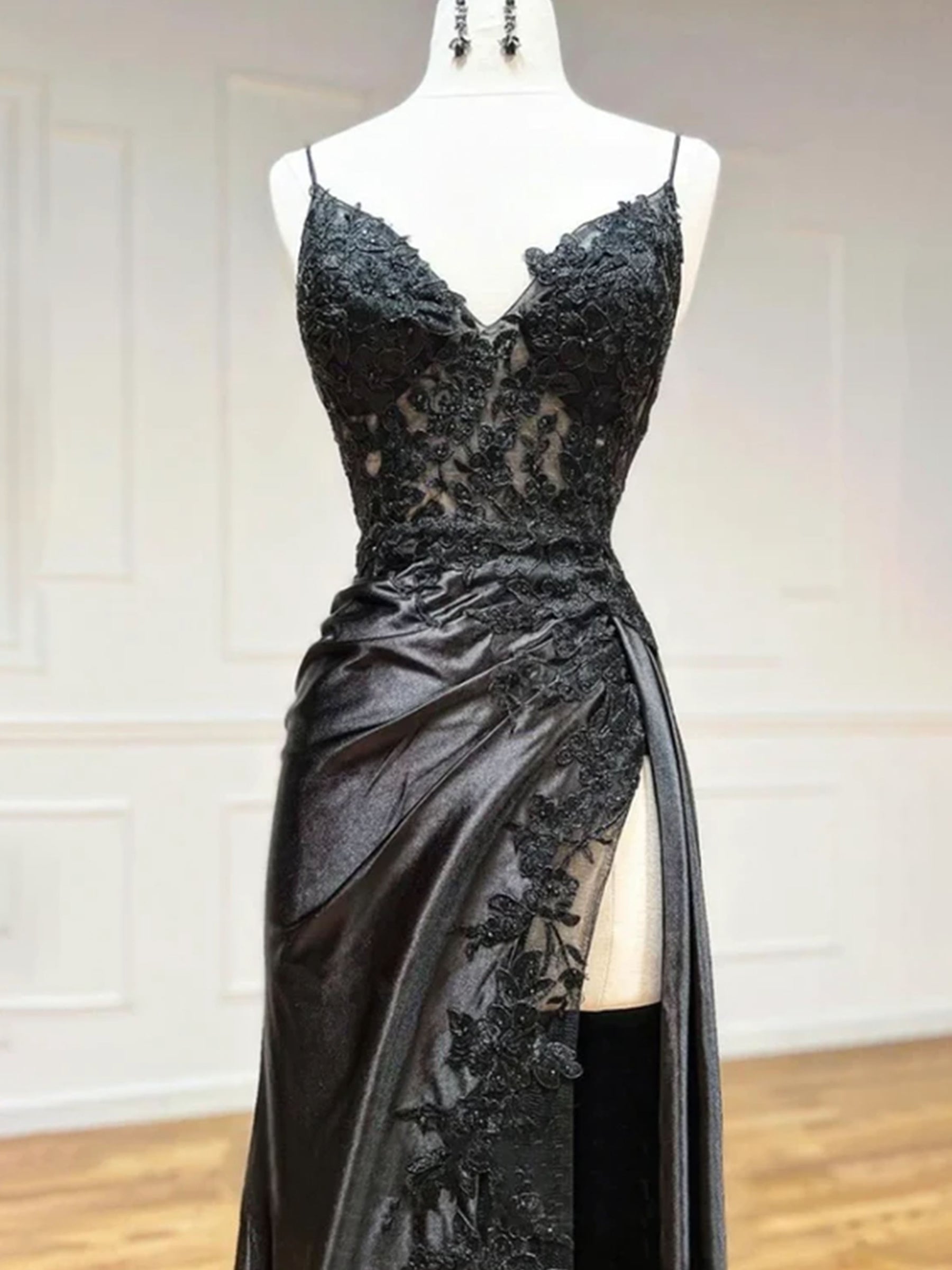 Mermaid Spaghetti Straps Long Prom Dress with Appliques Slit main image 0