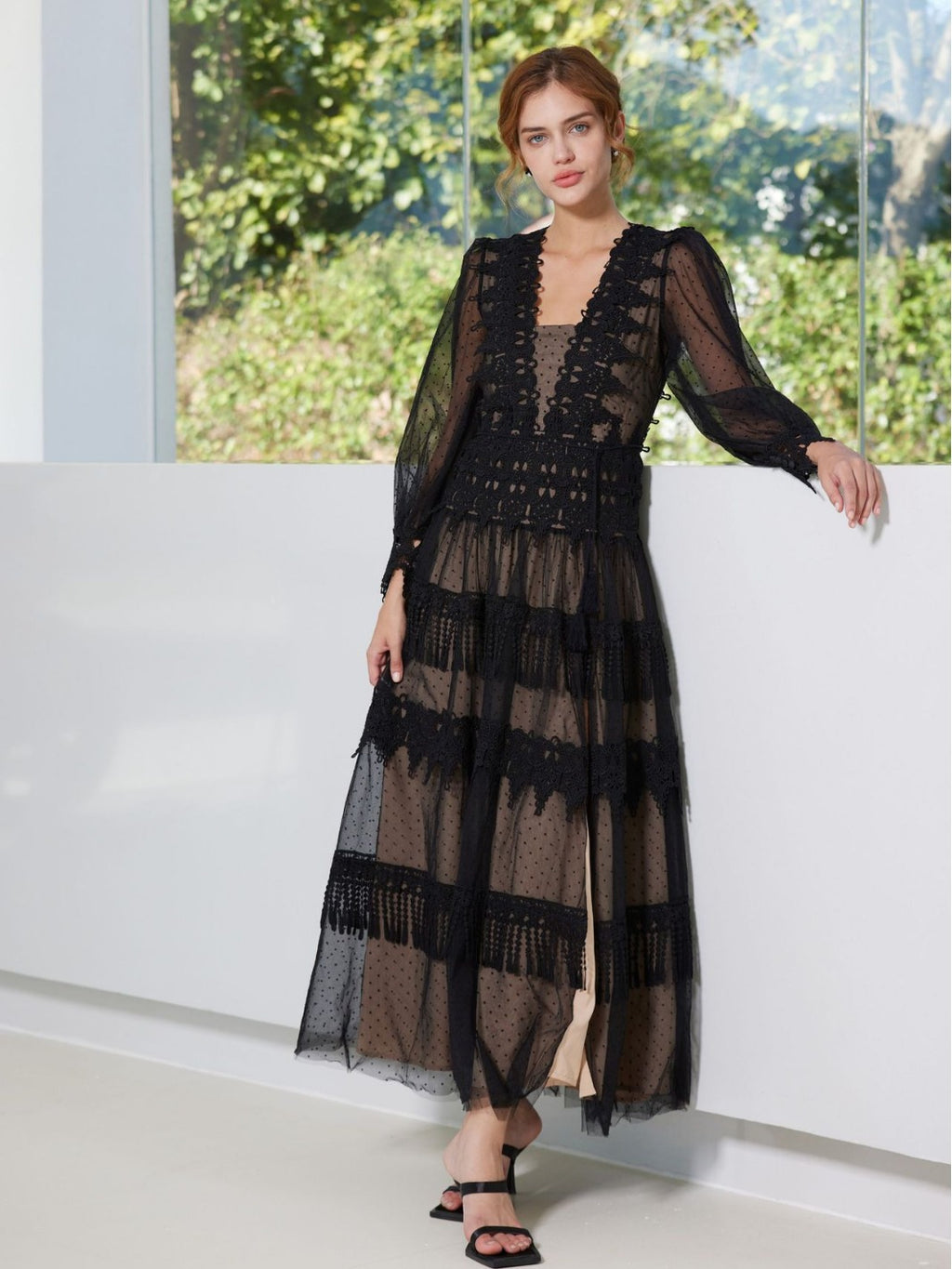 Black Charming V-Neck Polka Dot Tulle Lace Appliqued Long Prom Dress with Slit, Black / M