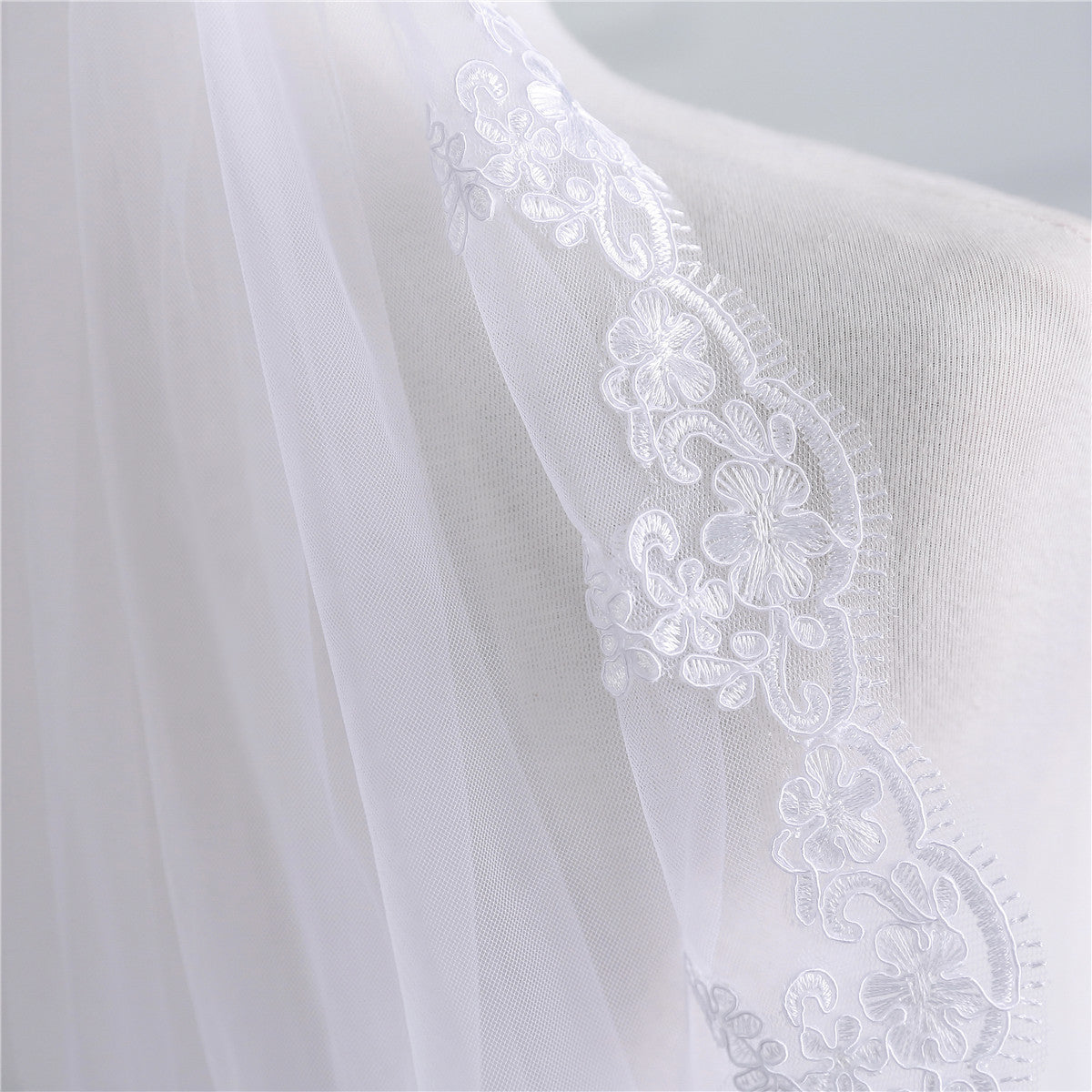 Wedding Veil One-Tier Lace Edge Tulle Fingertip Bridal Veils Appliques TS9007